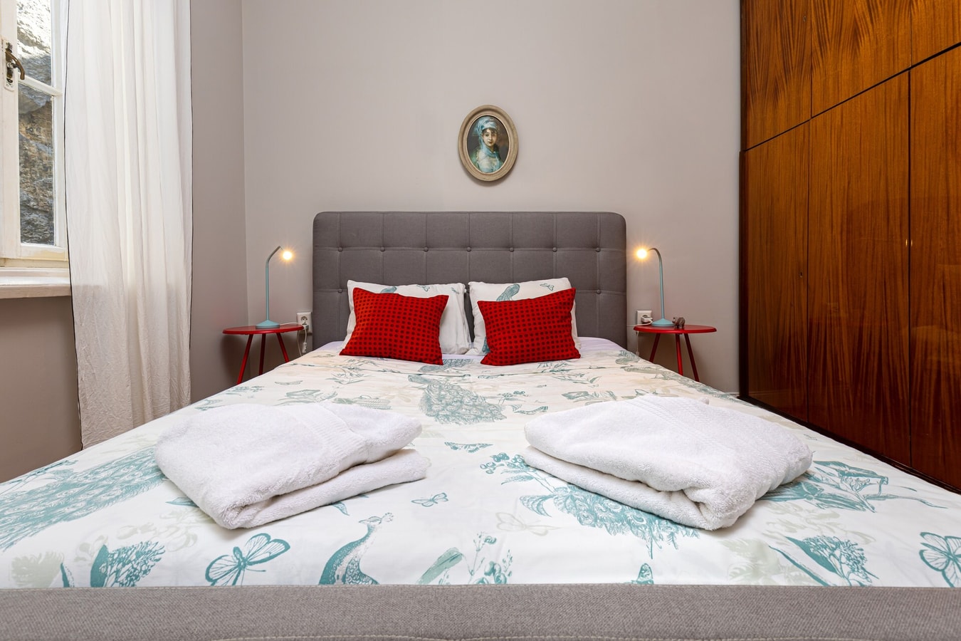 The Old Town Vintage 2-Bedroom Jewel 23 Flat Manager Booking