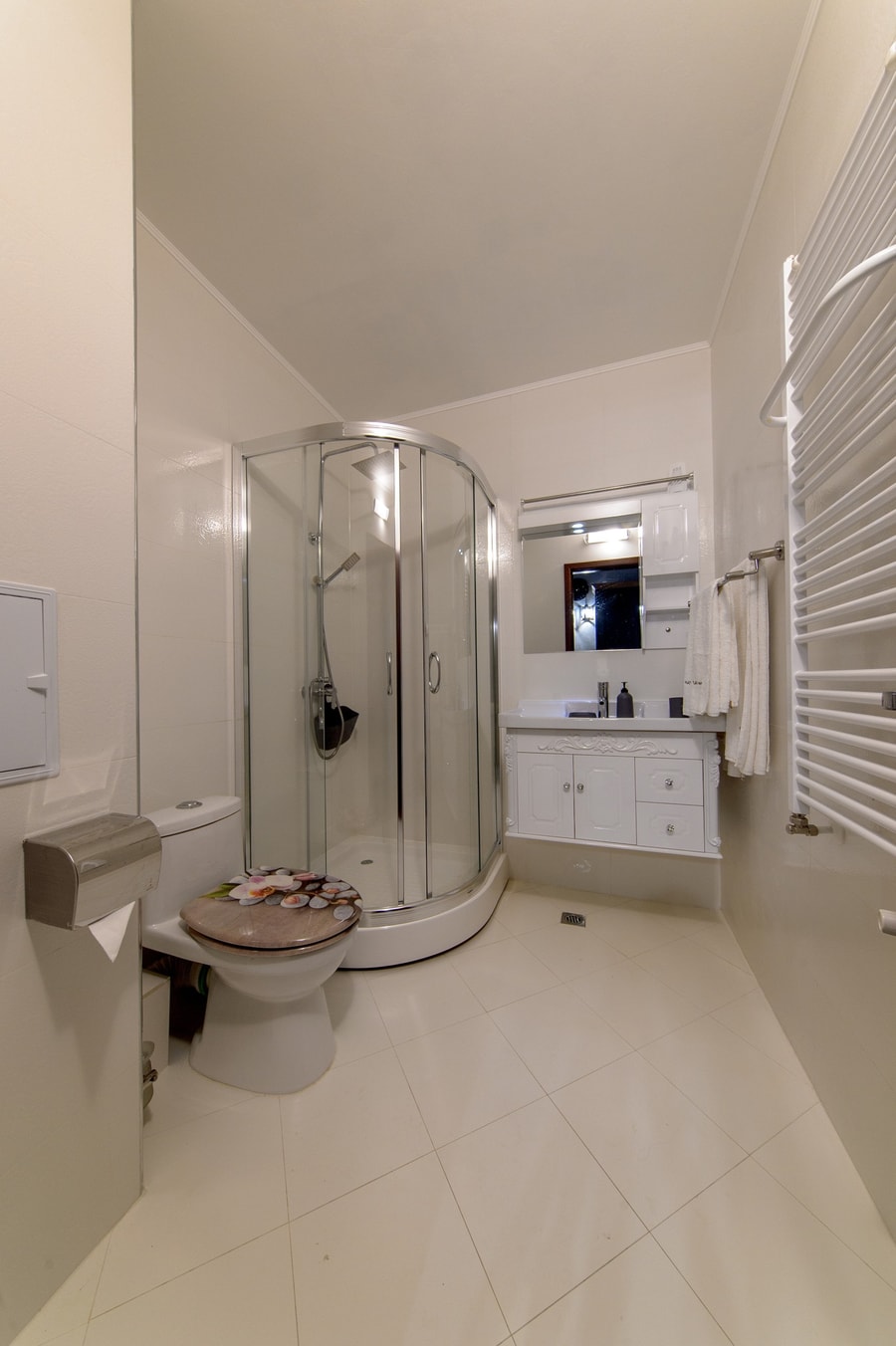 Luxury 2-bedroom apartment by Studenets Center 27 Flat Manager Booking