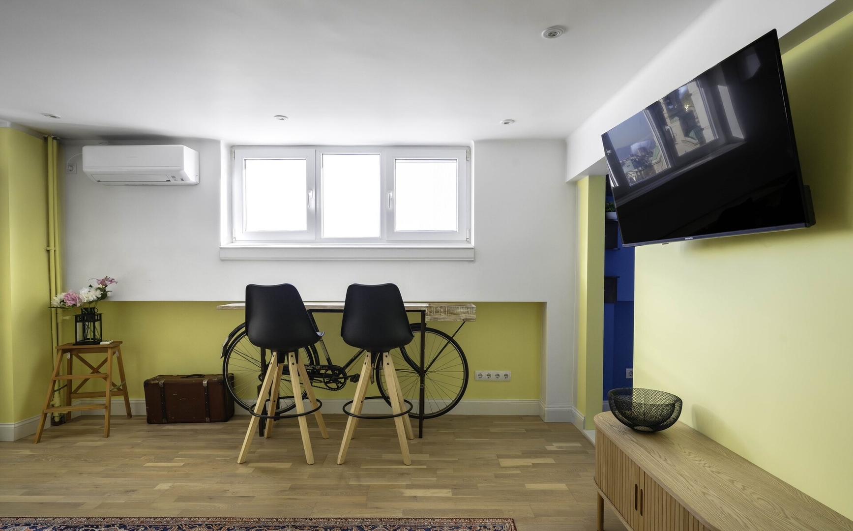Best View in Top Center | Cozy 1-Bedroom Flat 7 Flat Manager Booking