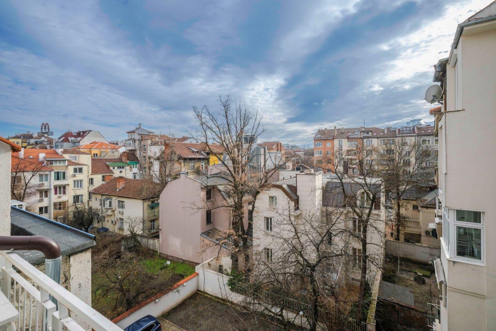 Luminous Central Retreat: Spacious 2BD Apartment 49 Flat Manager Booking