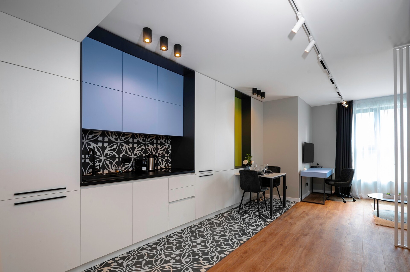 Aviva Living - Floral Studio 7.6 with Free Parking 2 Flat Manager Booking