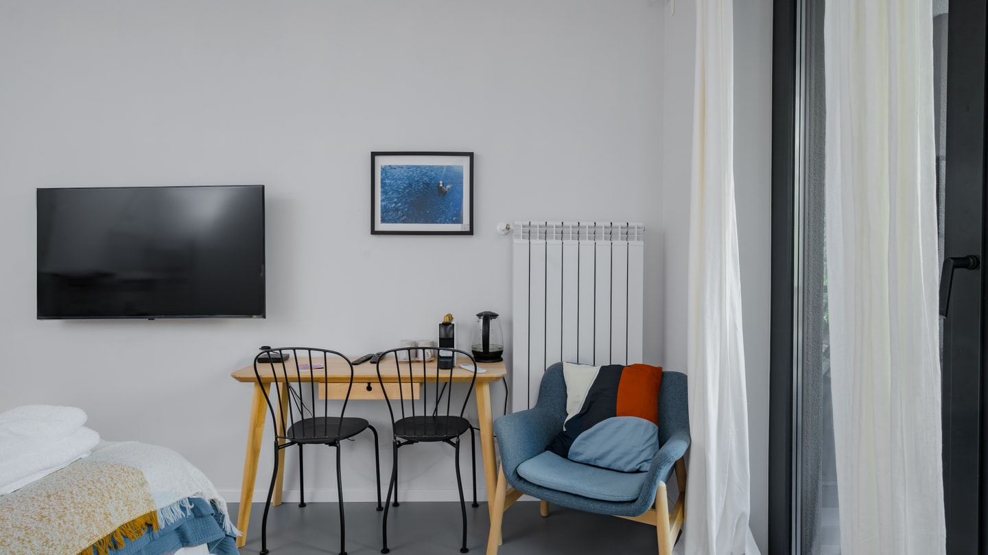 Aviva City Stay – 3 Private Studios Downtown 3 Flat Manager Booking