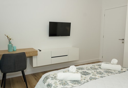 Modern Seaside Retreat 1BD Apartments 17 Flat Manager Booking