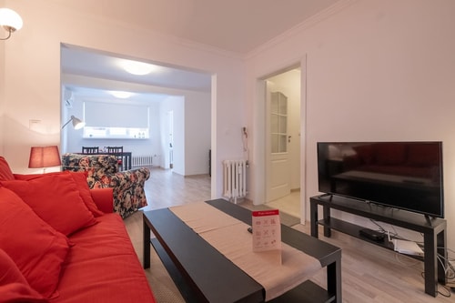 LZ Spacious One Bedroom Apartment in Top Centre 7 Flat Manager Booking