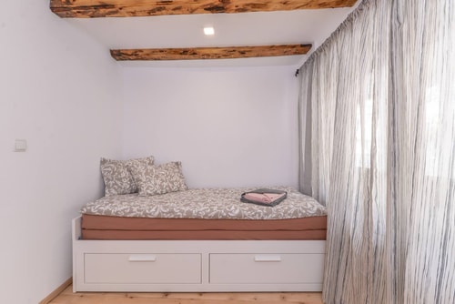 NEW Serdika Apartment | 2-BDR Artistic Maisonette 21 Flat Manager Booking
