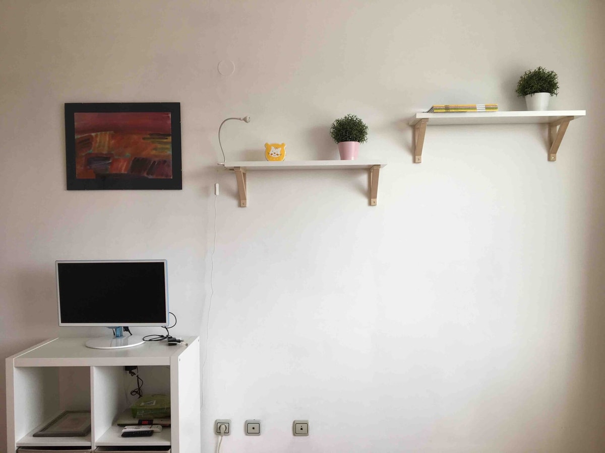 Tony's Sunny Rooftop Studio 22 Flat Manager Booking