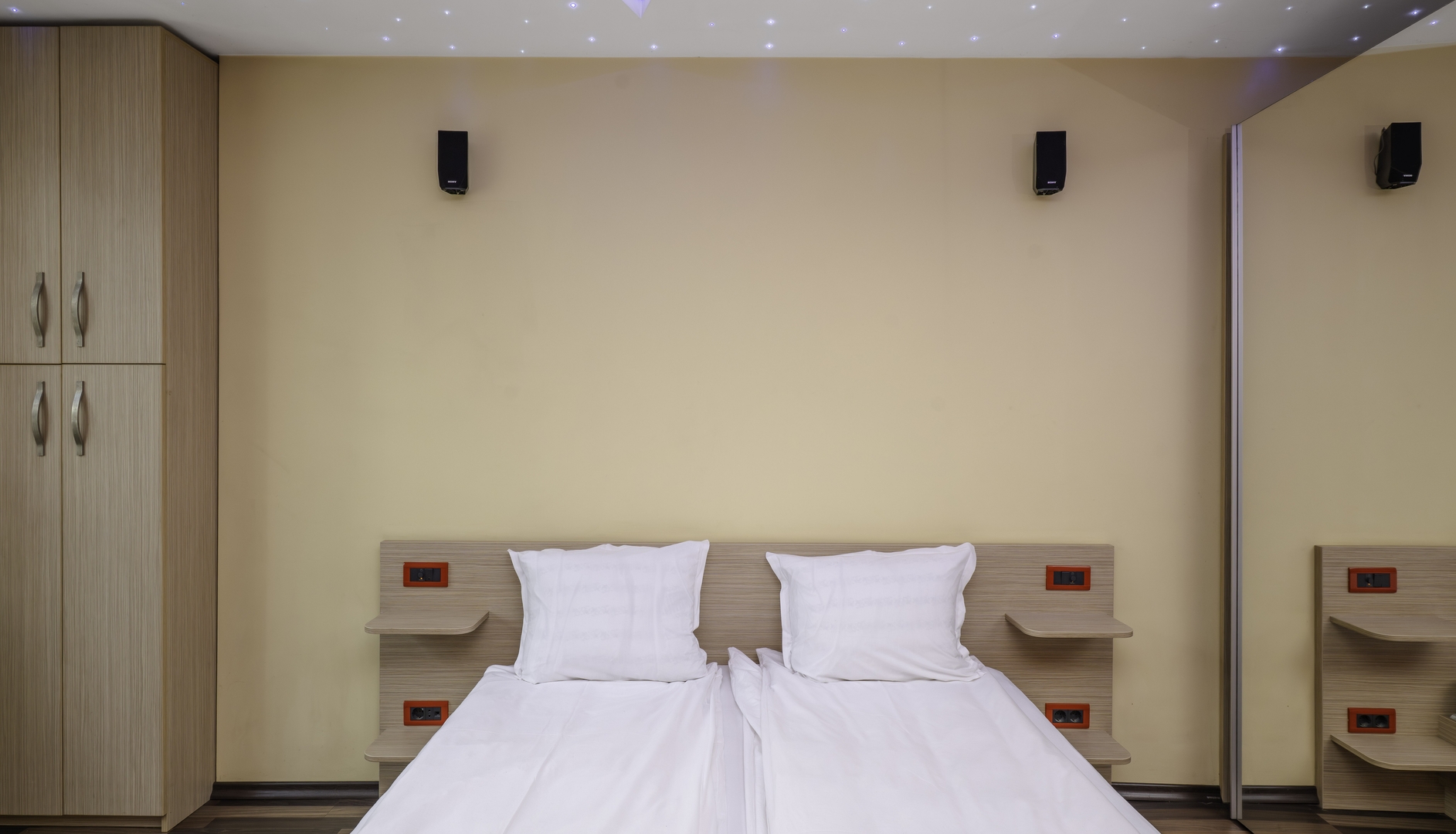 Central 1BD Apartment Next to Women's Market 12 Flat Manager Booking