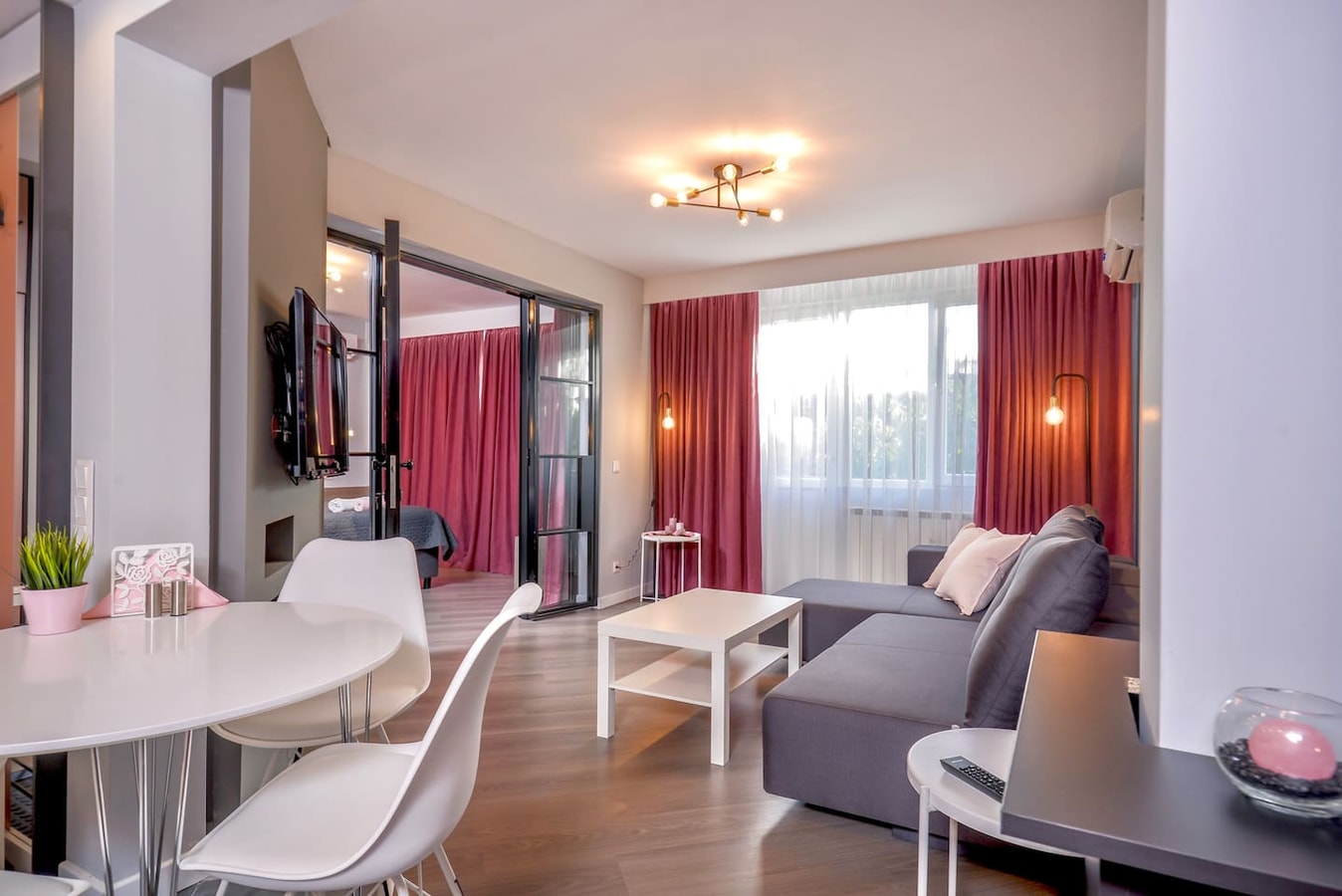 ROS? one bedroom designer apartment in city centre 3 Flat Manager Booking