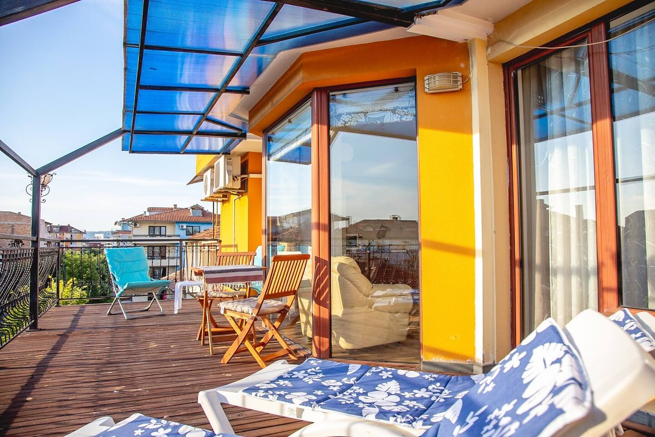 Nessebar's NEW Town TOP Centre 2-BDR Apartment 32 Flat Manager Booking