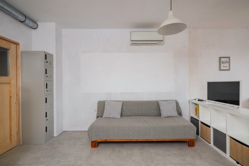Bright and Cozy 1BD Apartment plus Desk 13 Flat Manager Booking