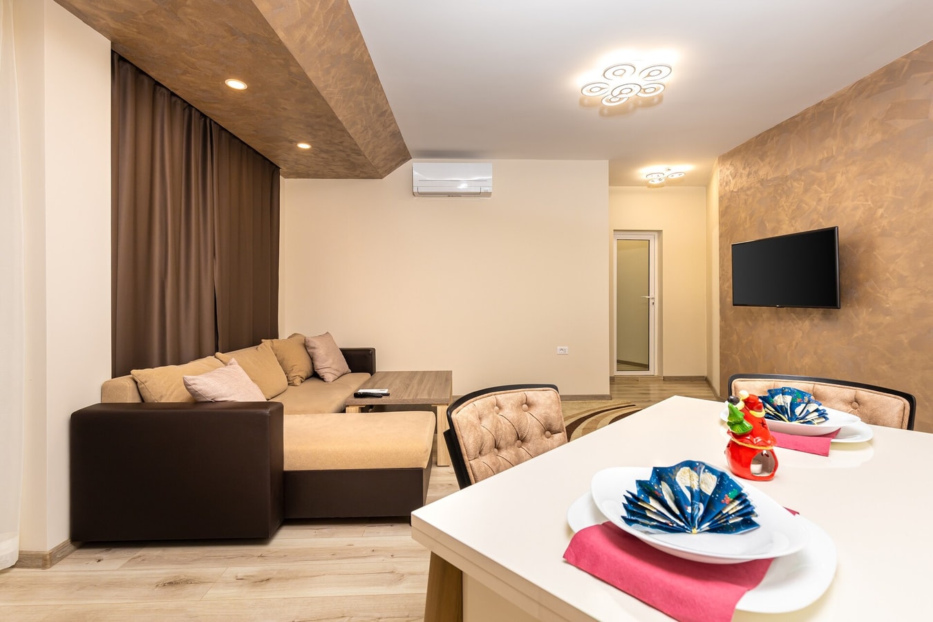 Sunny 1BD Apartment in OLD TOWN 5 Flat Manager Booking