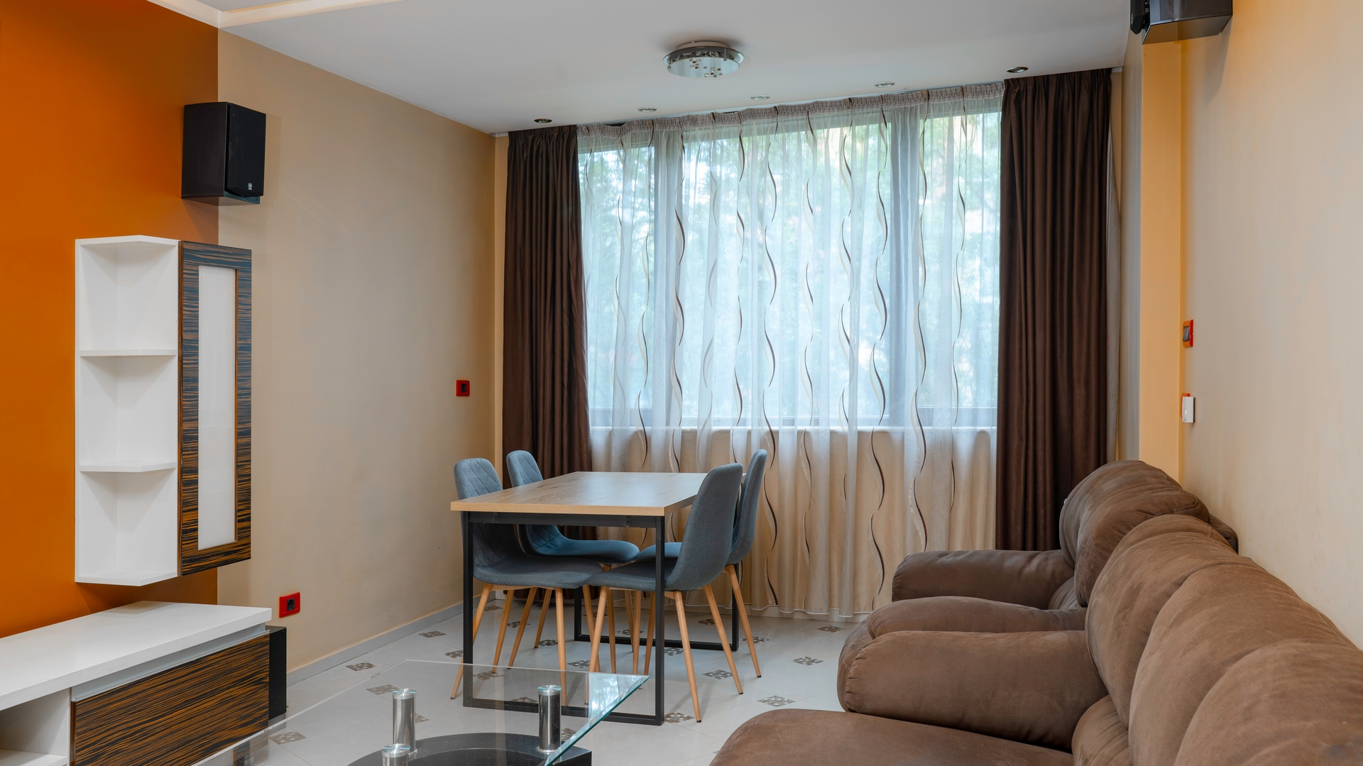 Central 1BD Apartment Next to Women's Market 9 Flat Manager Booking