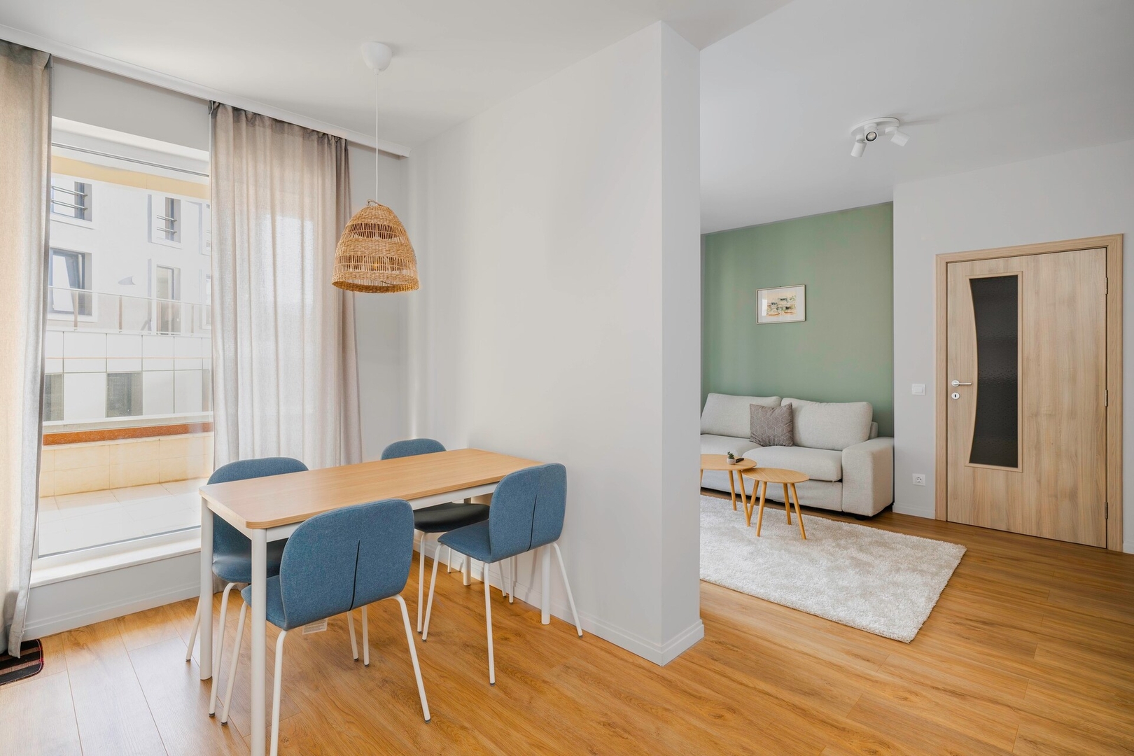 Modern and Central: 1BD Flat with Balcony 0 Flat Manager Booking