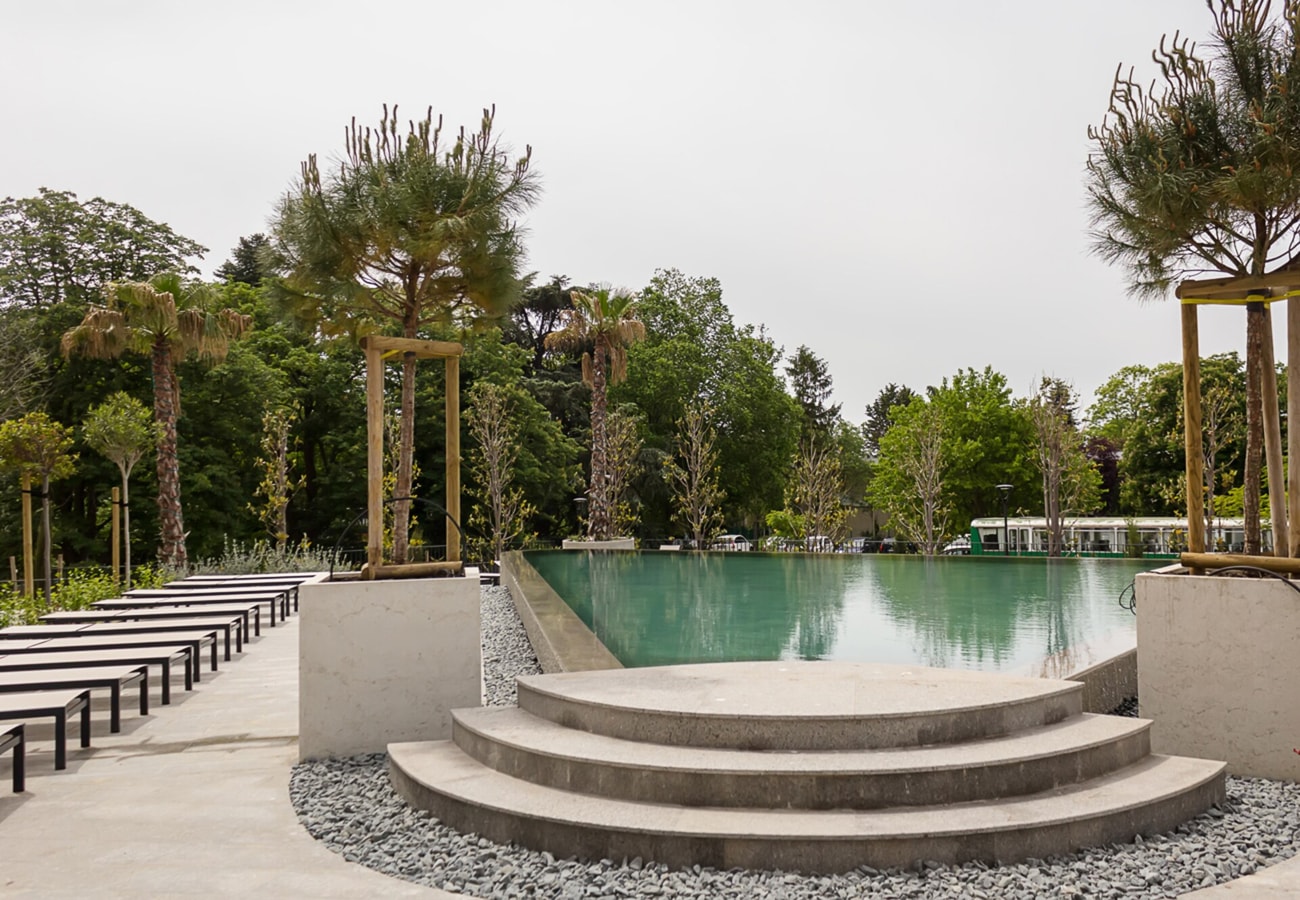 Chic One-Bedroom Getaway in Azur Deluxe Complex 4 Flat Manager Booking