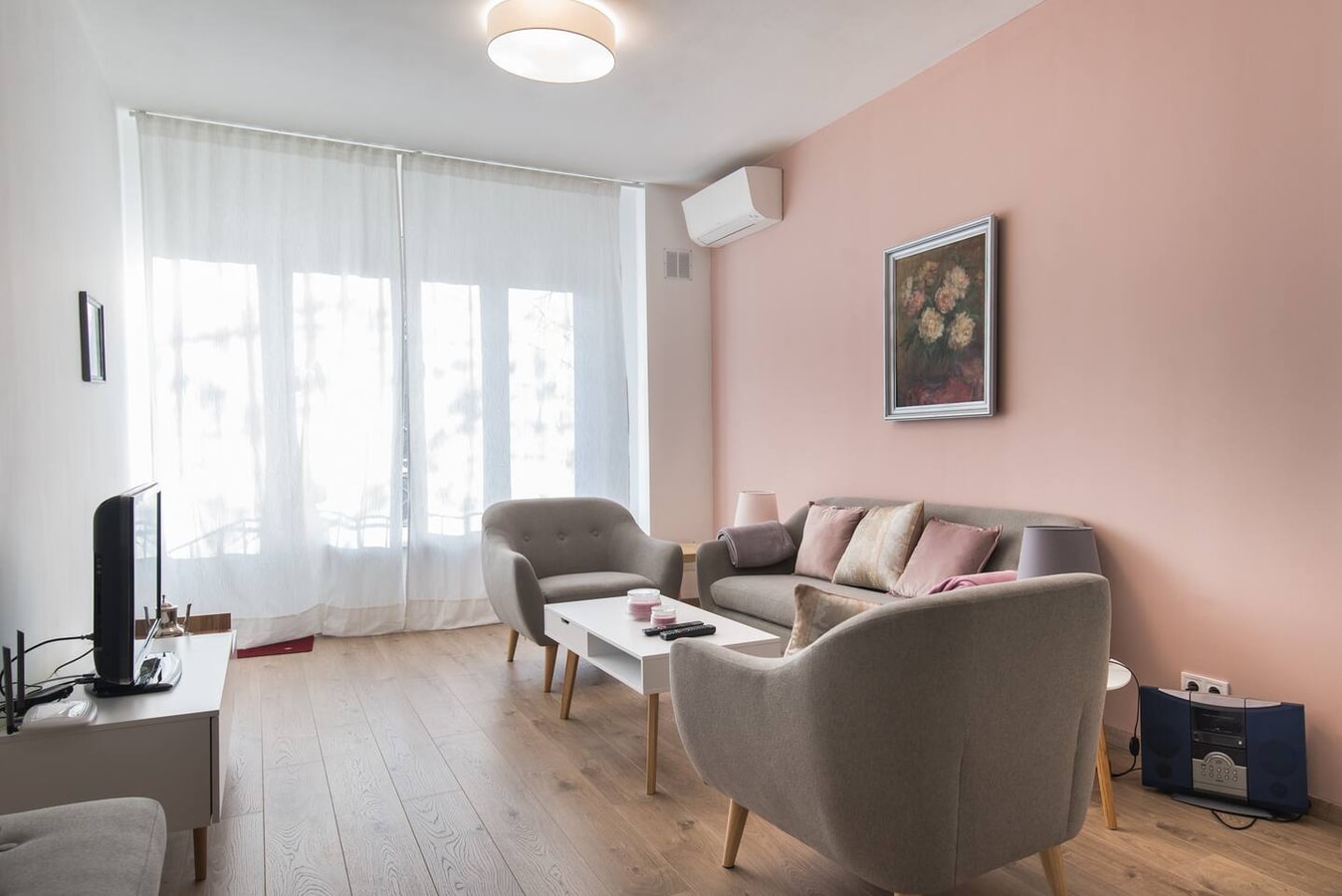CHIC and Spacious Apartment in Central Sofia 6 Flat Manager Booking