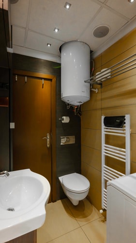 Valeri Pirotska 1BD · Central 1BD Apartment Next to Women's Market 21 Flat Manager Booking