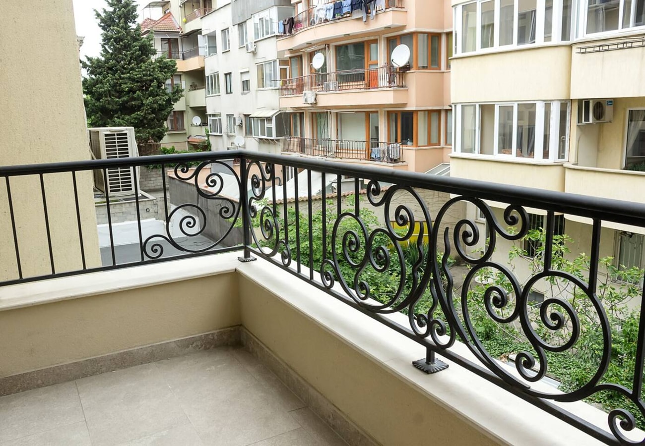 Central Supreme Apartments in Varna 30 Flat Manager Booking