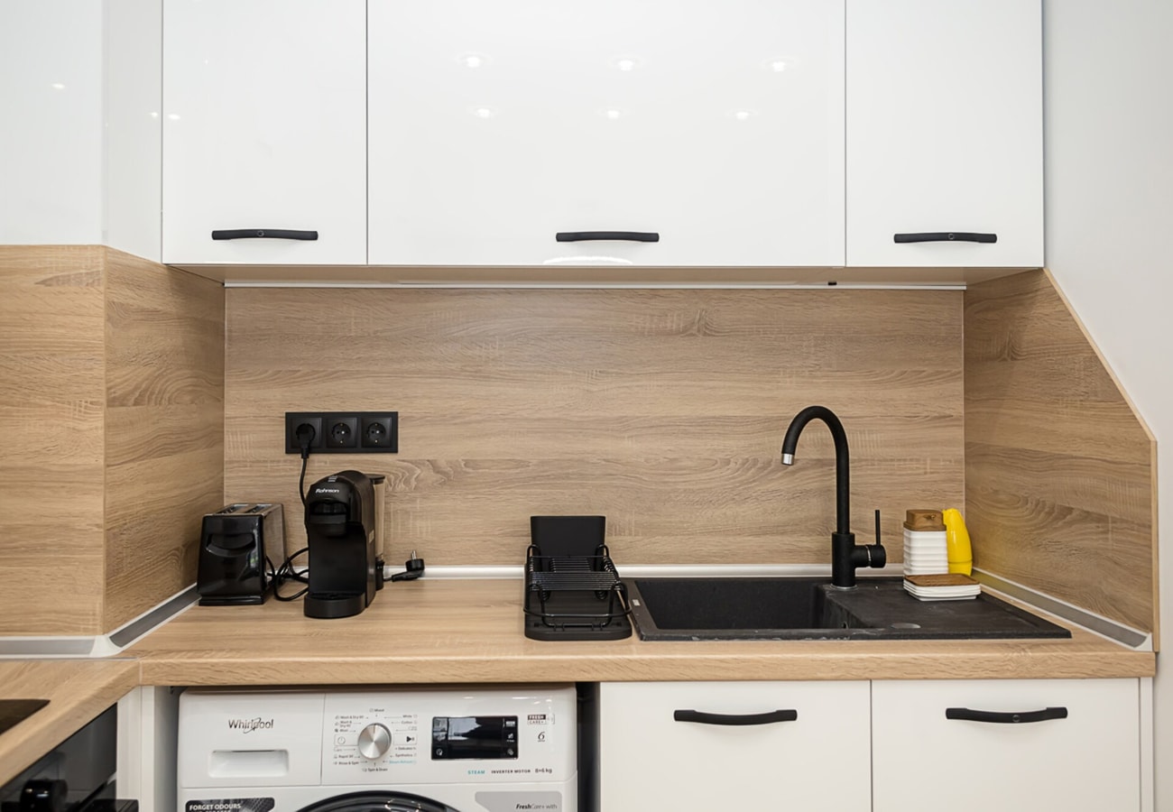 Chic 1BR Flat & Garage | Garden Residence, Varna 9 Flat Manager Booking
