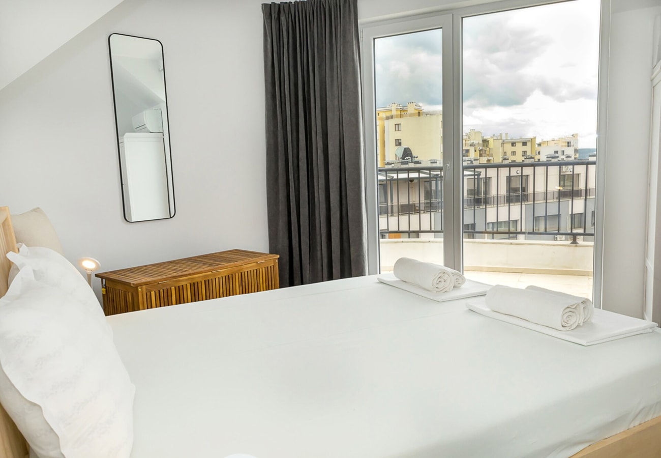 Urban & Cozy Escape - 1BR Flat near GrandMallVarna 16 Flat Manager Booking