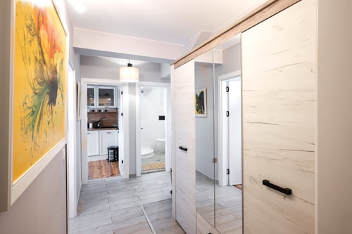 AeroLuxe Living 1BD Apartment 19 Flat Manager Booking