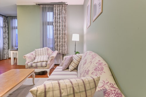 Life in Colors ~ Two-Bedroom Premium Apartment 12 Flat Manager Booking