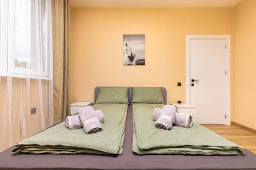 -City Haven Retreat- Elegant 2BD on Bulgaria Blv 5 Flat Manager Booking