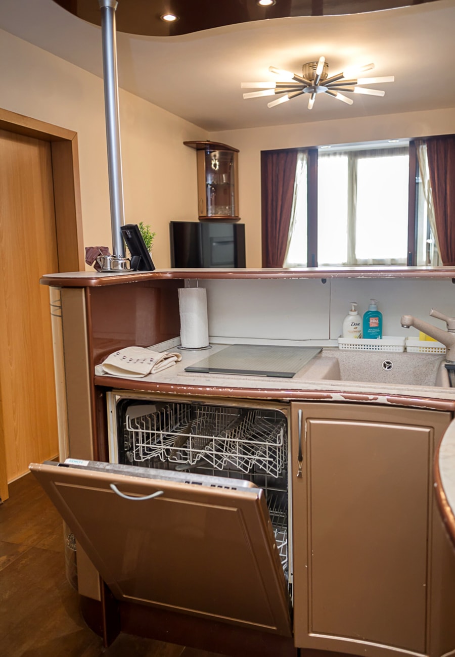 Bright & Spacious 2-Bedroom Flat in Central Varna 9 Flat Manager Booking