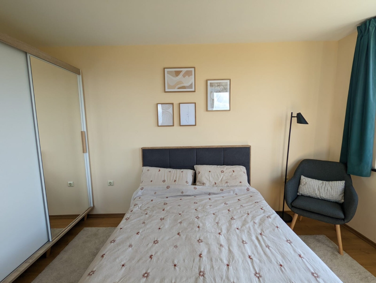 Stylish 2BD Apartment with Panoramic Mountain View 8 Flat Manager Booking