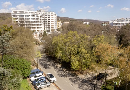 Bright 1-bedroom Flat with Balcony in Golden Sands 22 Flat Manager Booking