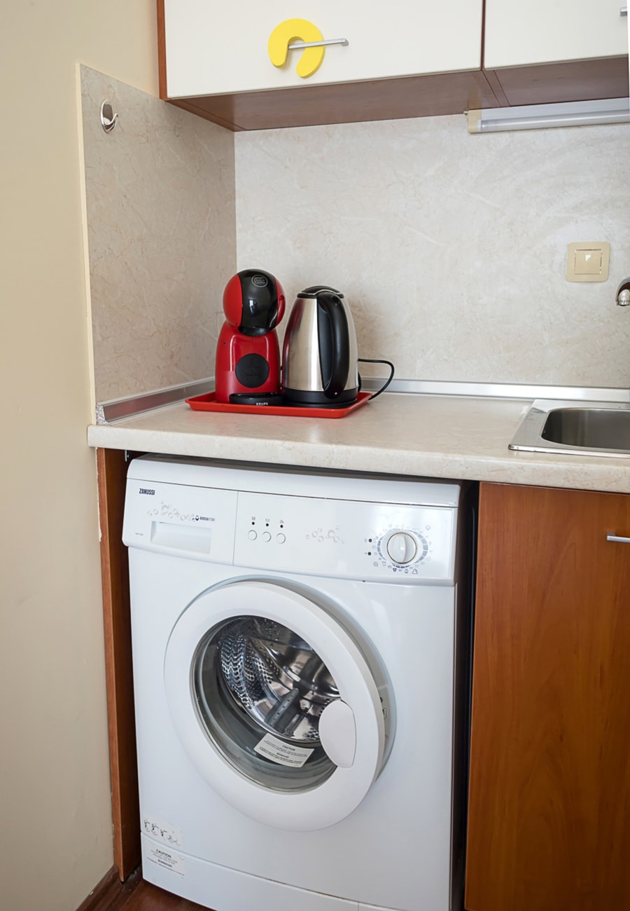 Beachfront Bliss-1BR Sea View Flat in Golden Sands 6 Flat Manager Booking