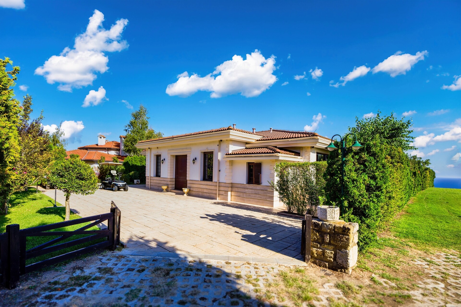 Luxury Villa with Pool- 4 Bedrooms in BlackSeaRama 29 Flat Manager Booking