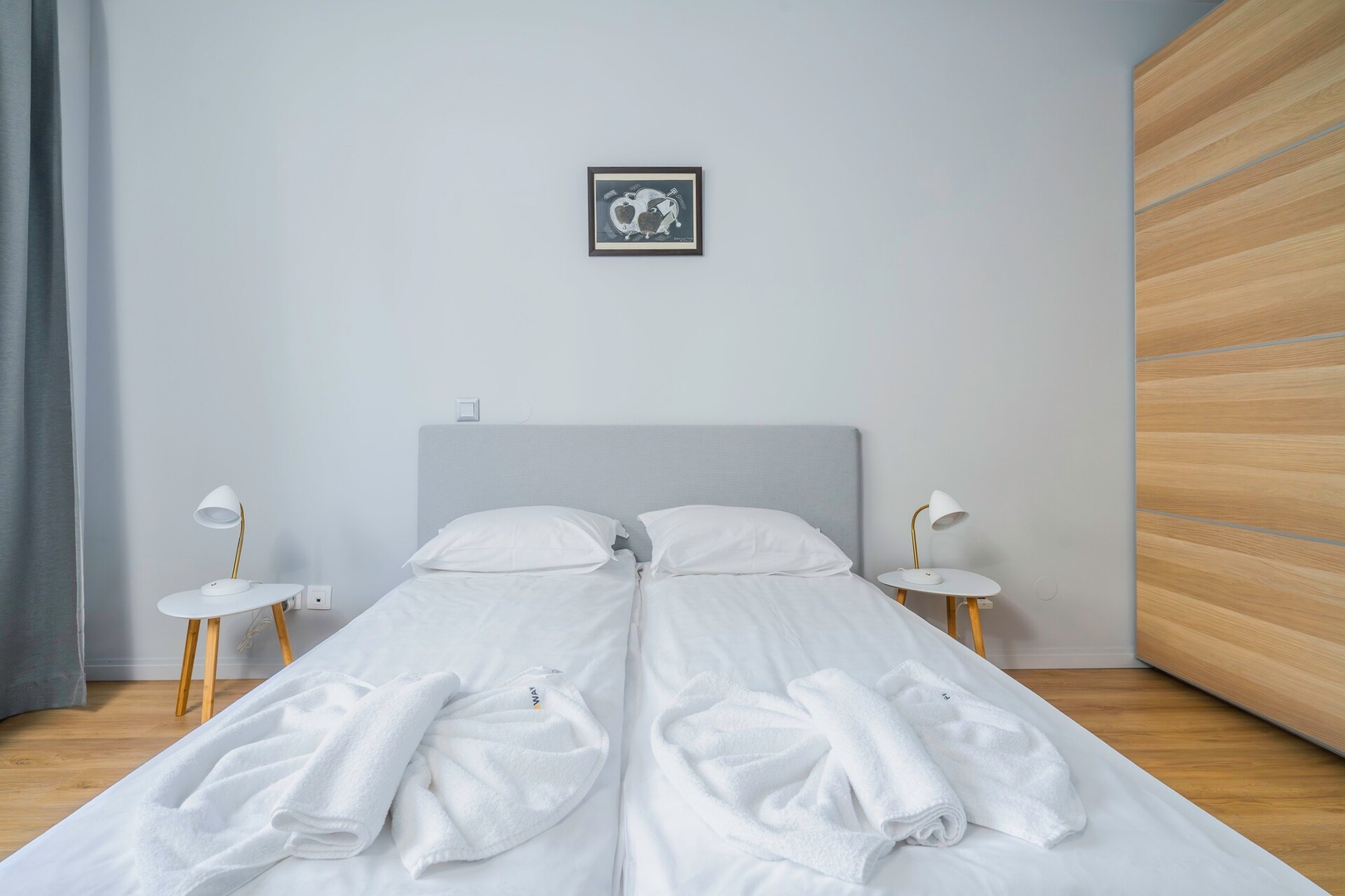 Modern and Central: 1BD Flat with Balcony 13 Flat Manager Booking