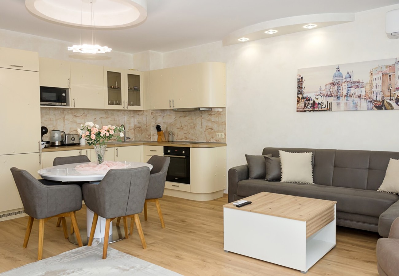 Modern Seaside Retreat in Varna Flat Manager Booking