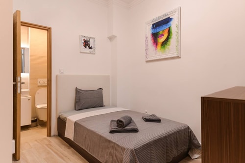 MOCCA & CACAO Studios - Crystal Garden, CENTRAL 6 Flat Manager Booking