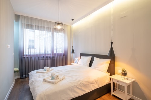 Designer & Cozy 2BD Flat In the city center 27 Flat Manager Booking
