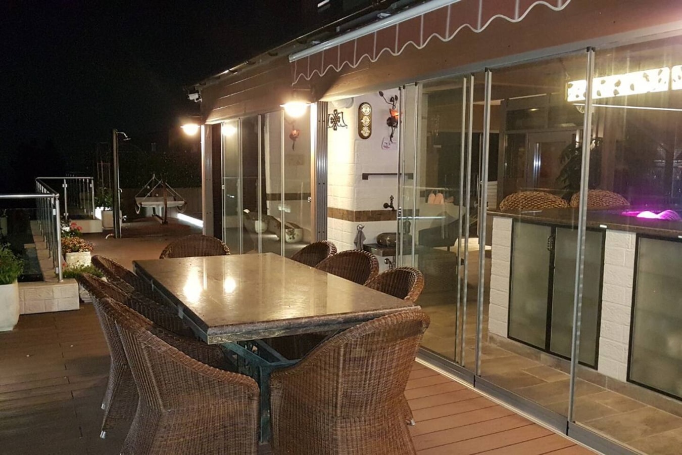 Under the Stars - Lux. Penthouse w/ POOL + Terrace 82 Flat Manager Booking