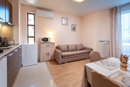 Belmont's Green Dragon nest | 1BD Apartment 5 Flat Manager Booking
