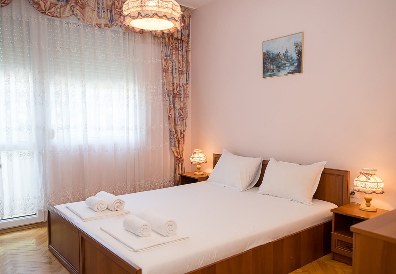 Sunny 2-Bedroom Flat near Sea Garden|Chayka, Varna 1 Flat Manager Booking
