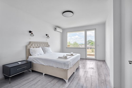 Sunny Seaside Retreat: 2BD Apartment in Nesebar 1 Flat Manager Booking