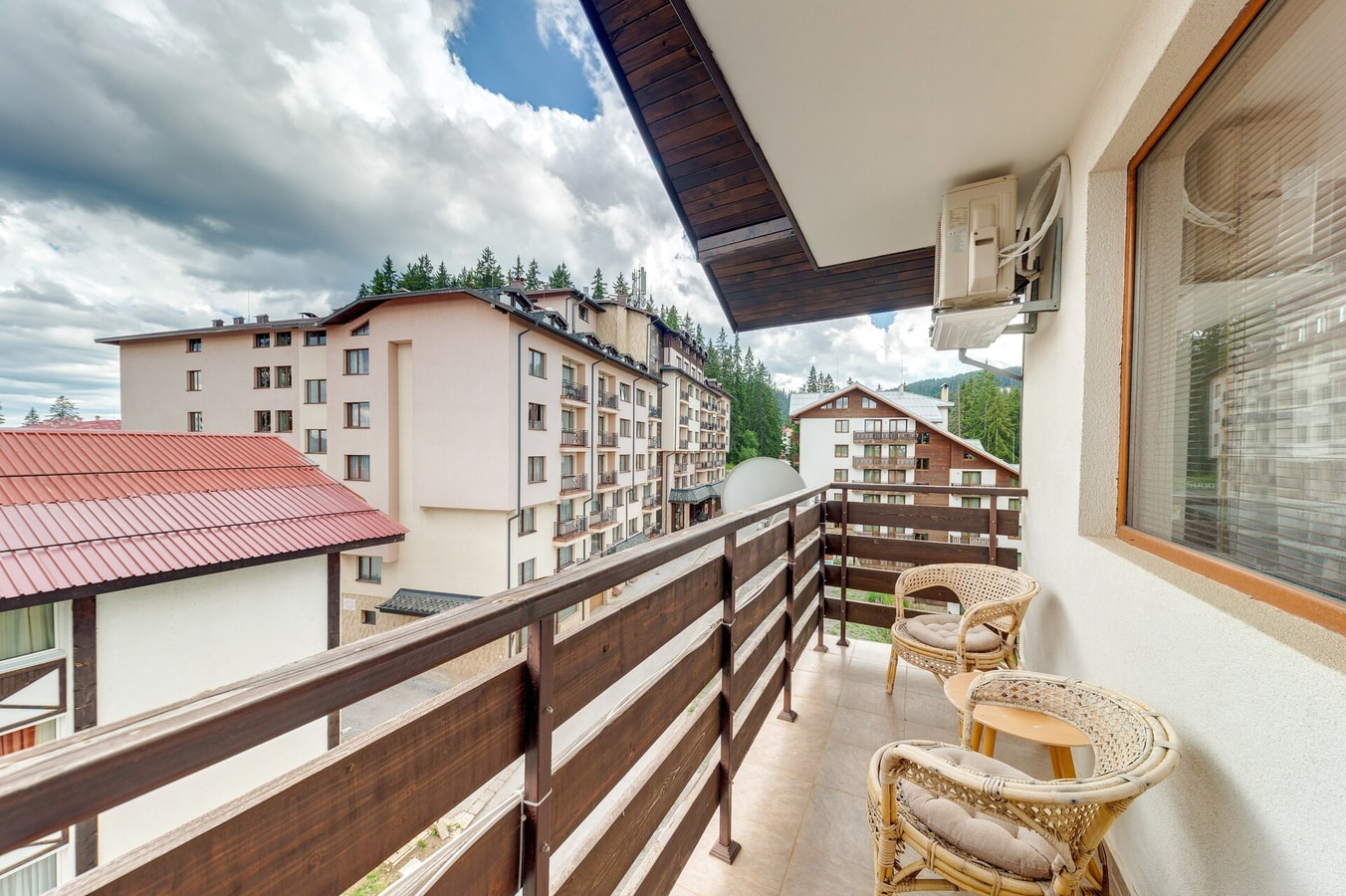 Villa Cometa 1BD - Balcony & Near Slope 7 3 Flat Manager Booking