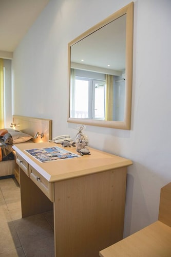 Private Studio in Planet Hotel, Sunny Beach Center 8 Flat Manager Booking