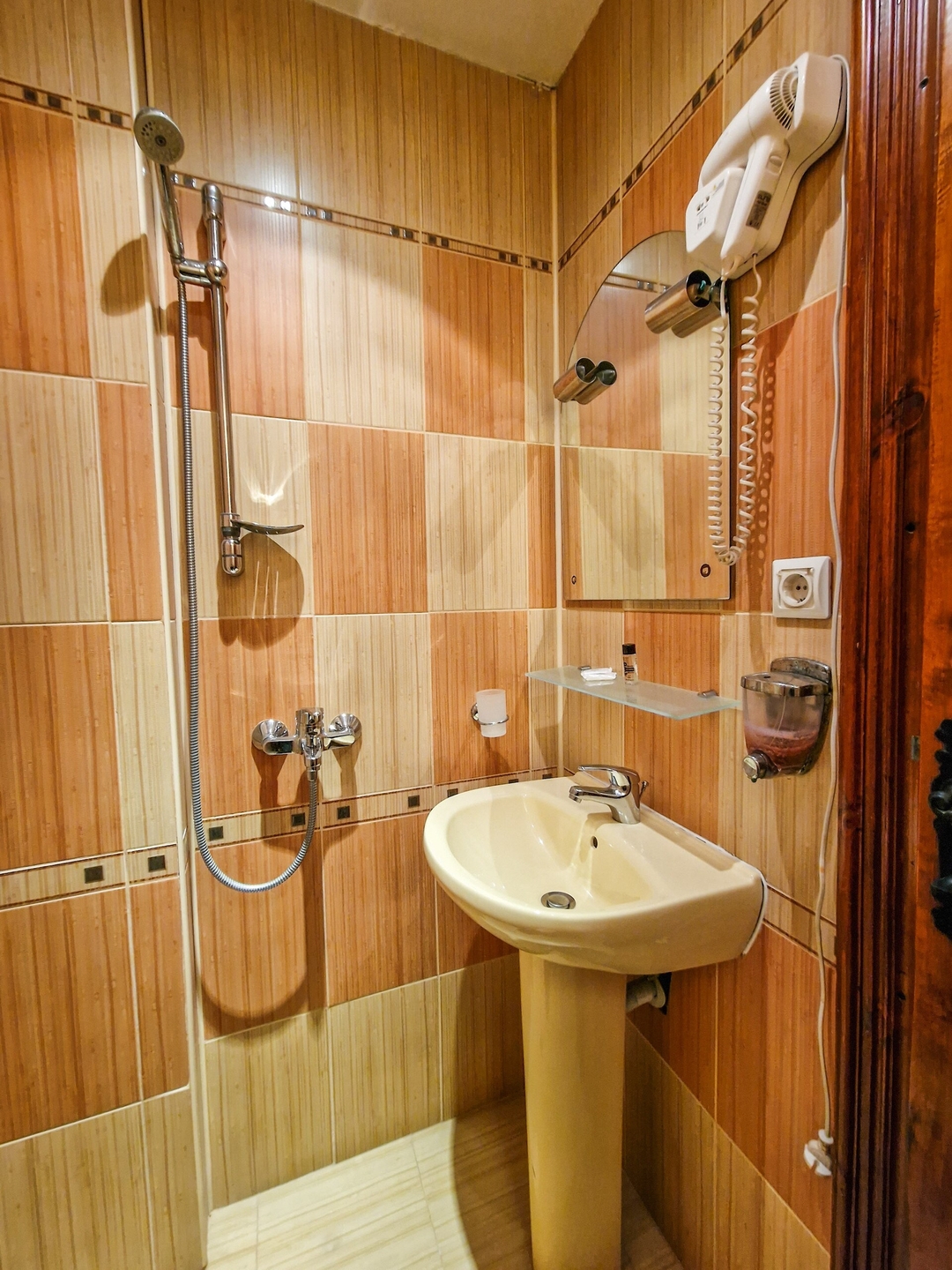 8BD Retreat in Bansko: Comfort & Mountain Charm 24 Flat Manager Booking