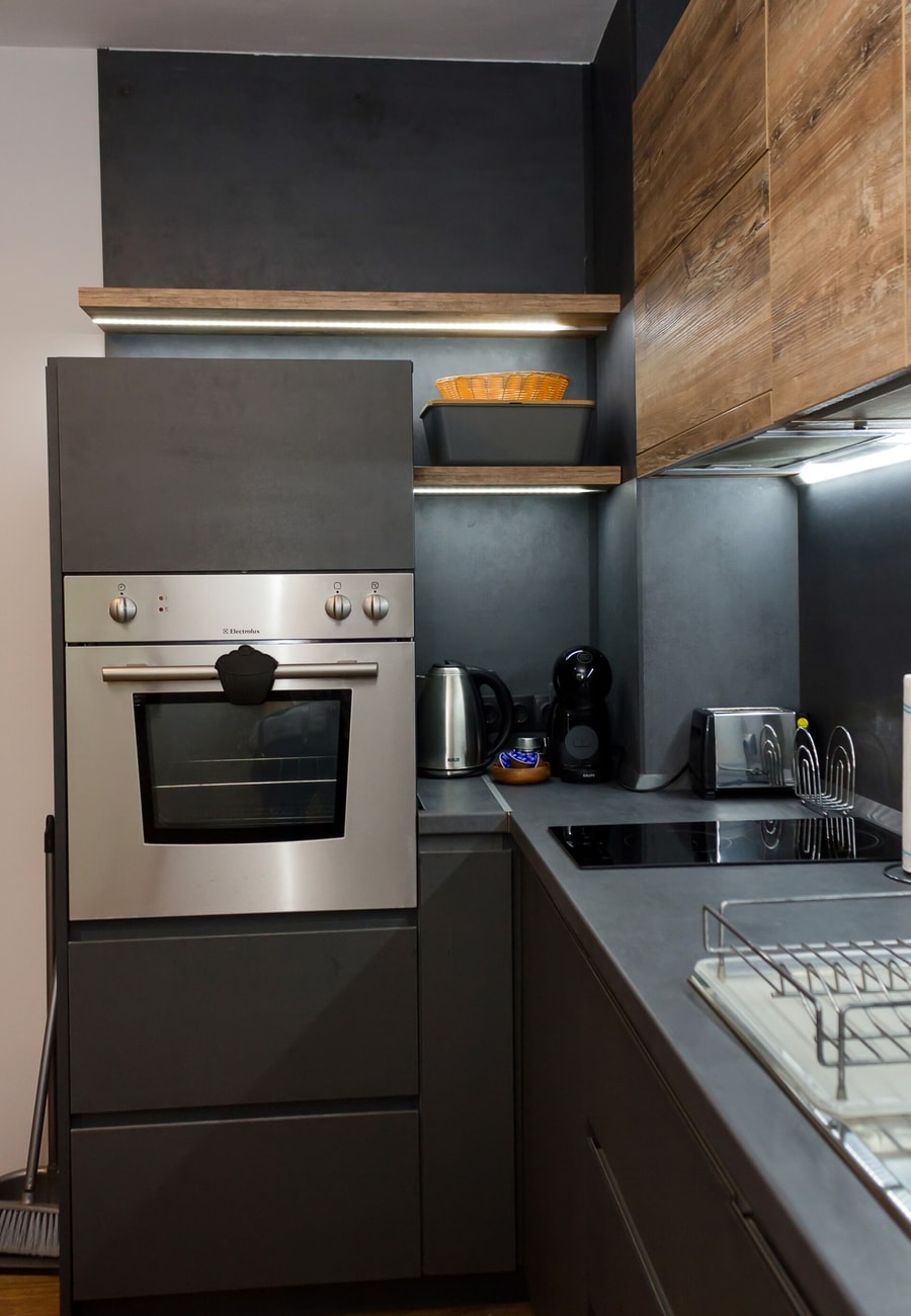Modern Comfort in Central Varna with WorkSpace 8 Flat Manager Booking