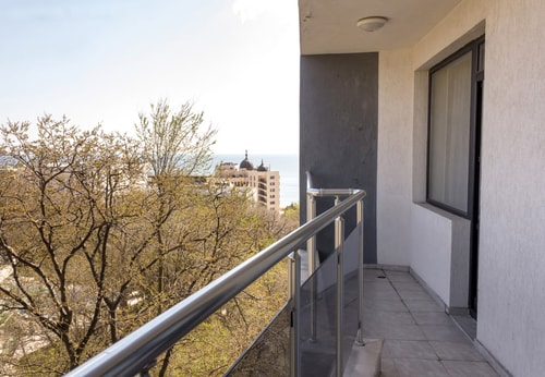 Bright 1-bedroom Flat with Balcony in Golden Sands 23 Flat Manager Booking