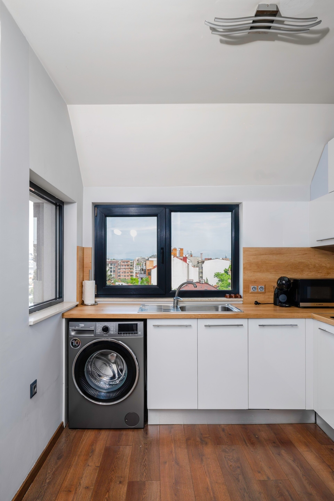 Feel at Home: Central 2BD Flat with Parking 7 Flat Manager Booking