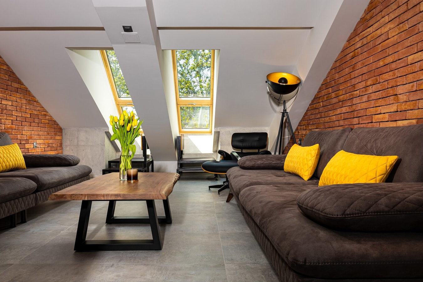 Industrial-style 2BD Loft with Parking Spot 3 Flat Manager Booking