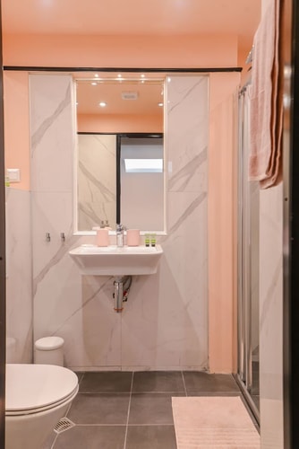 ROS? one bedroom designer apartment in city centre 19 Flat Manager Booking