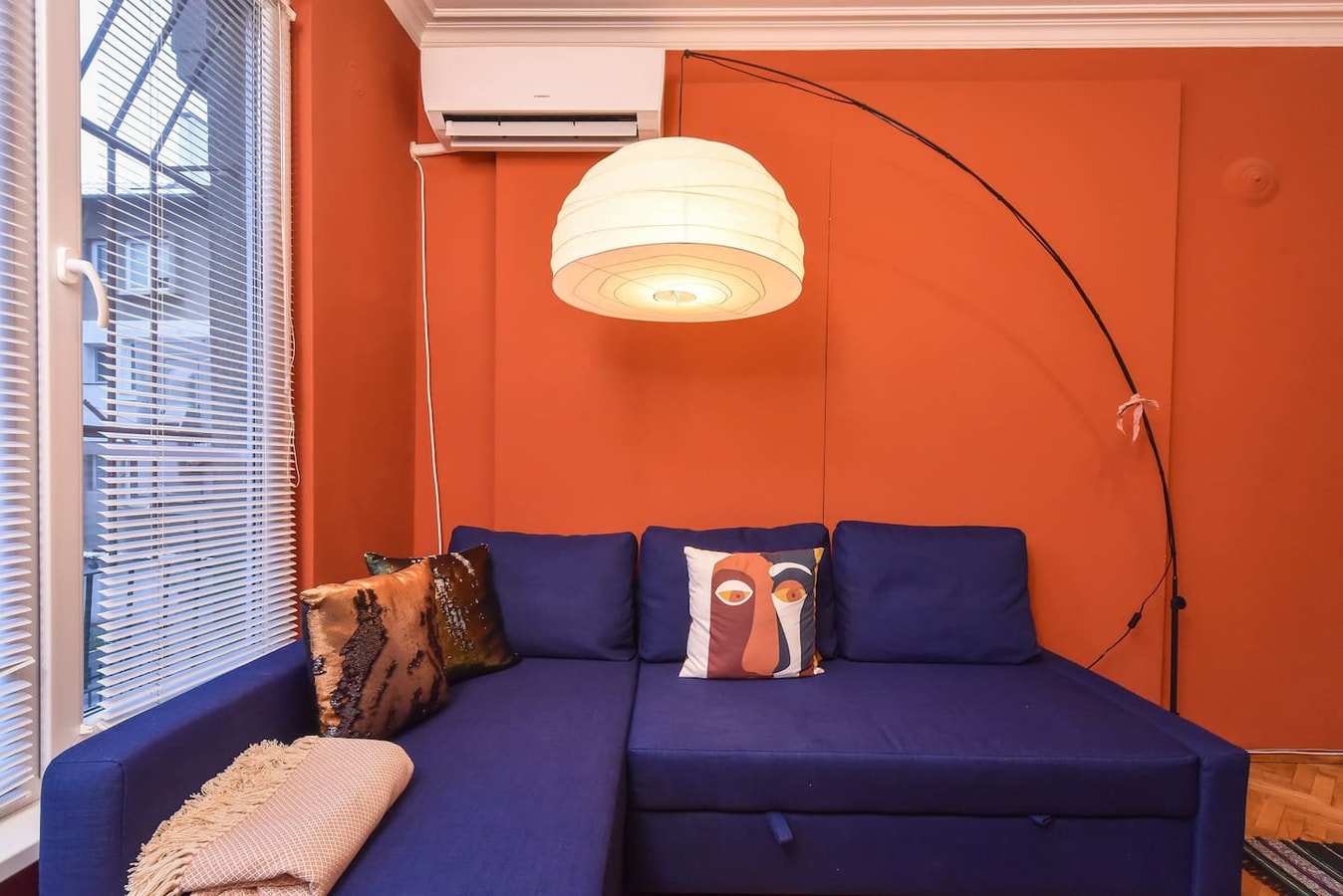 Vintage Spot - Colorful One-Bedroom Apartment 9 Flat Manager Booking