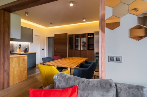 Yonita Gladstone 2BD · The Honeycomb Hideaway 7 Flat Manager Booking