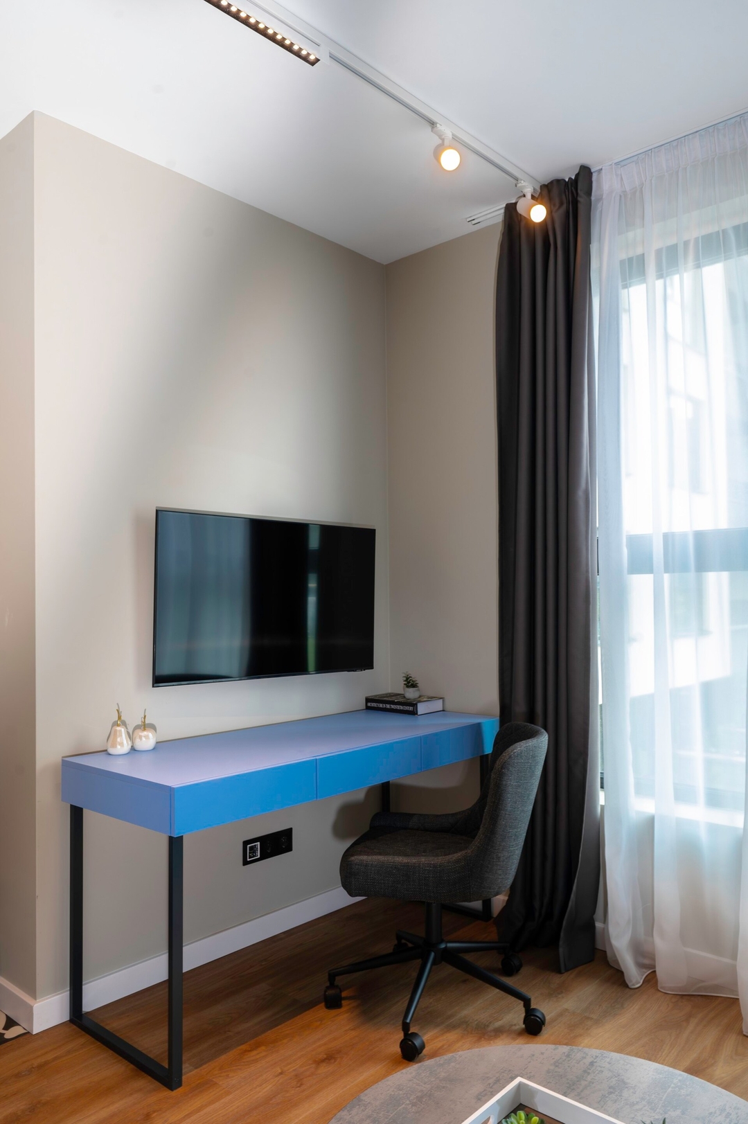 Aviva Living - Floral Studio 7.6 with Free Parking 5 Flat Manager Booking